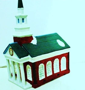 LIGHTED HOUSE HANDCRAFTED PORCELAIN CHRISTMAS HOLIDAYS #BB003-5 - Picture 1 of 6