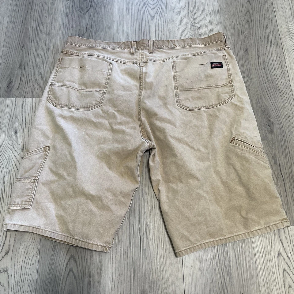 Vintage Dickies Cargo Shorts Men's Size 44 Tan Beige Baggy Fit 90s Skate Grunge - Image 1 of 4