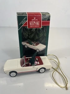 Ford Mustang 1966 1992 sello recuerdo adorno de Navidad clásico americano - Imagen 1 de 6