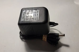 Genuine HON-KWANG	D12-50	AC Power Supply Adapter Charger Output: 12v  500ma - Picture 1 of 1