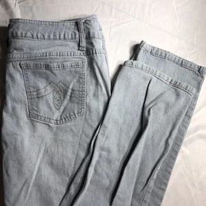 SO Women's Juniors sz 15 Jeans Gray Wash Pants Skinny Average Inseam - Picture 1 of 4