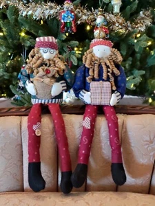 Vintage Set of 2 Folksy Cottagecore Fabric Ledge-Sitting Christmas Holiday Elves - Picture 1 of 6
