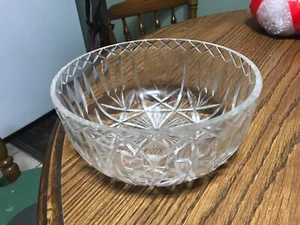 Heavy Crystal Bowl, 8" wide, 4" tall, beautiful cut pattern - Picture 1 of 3