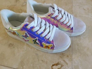 Steve Madden JBubble Metallic Girls Sneaker Size 4 - Picture 1 of 18