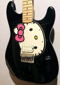 Squier by Fender Edición Limitada 2006 Hello Kitty Stratocaster Negra De Japón - Imagen 1 de 11