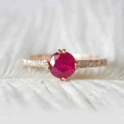 Anillo de boda solitario de eternidad de rubí natural y diamantes anillo de oro rosa de 10 quilates Foto 1 de 4