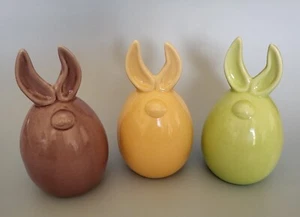 Hasen mit einem modernen Twist, Keramik 3er Set, 5'5" hoch mit Ohren, Glanzglasur - Bild 1 von 1