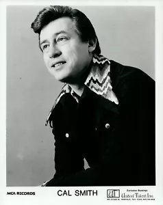 CAL SMITH 8X10 KIT PROMOZIONALE FOTO UNITED TALENT AGENCY MCA - Foto 1 di 2