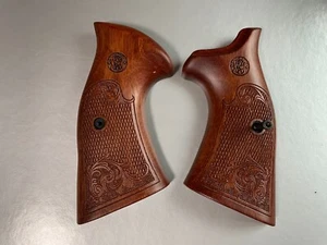 New! Hardwood Grip for S&W K/L frame Round Butt Flower Engraved Open Back #02 - Picture 1 of 9