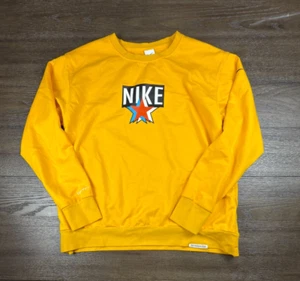 NIKE Standard Issue Logo Men's Sweatshirt DH2849-739 University Gold A8 Sz XXL - Picture 1 of 7