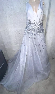 Monique Lhuillier Embroidered Gray Tulle Collection Long Ball Gown Dress US 10 - Image 1 of 4