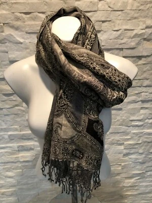 NWT COLLECTION 18 Scarf Black & Gray Paisley Print Gold Metallic Thread O/S - Изображение 1 из 4