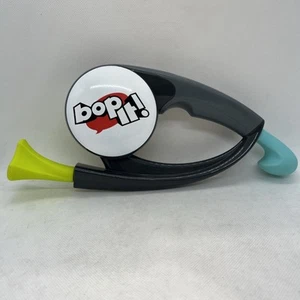 Bop It Hasbro 2015 Handheld Electronic Game Twist and Pull PARTY WORKS - Picture 1 of 9