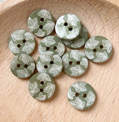 10pcs 15mm Natural shell olive green maple leave 2 holes clothing plain button - Image 1 of 3