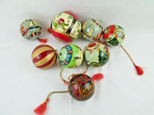 8 adornos navideños vintage pintados a mano decopage hechos en India multicolores  - Imagen 1 de 10