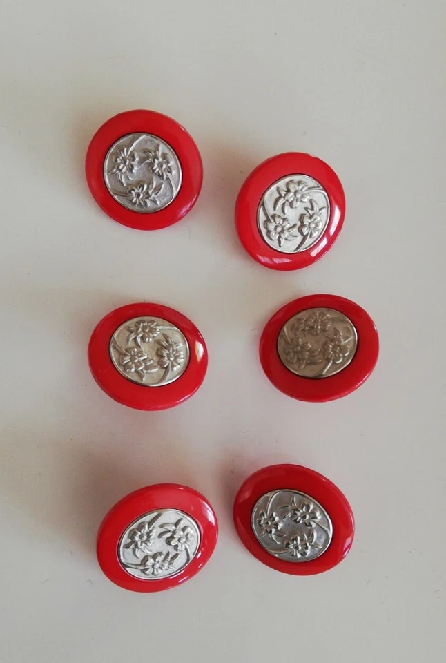 Knopf/Kurzwaren/Mantel Knopf, 6 Stück, rot/silber Über Jahre gesammelt! - Bild 1 von 4