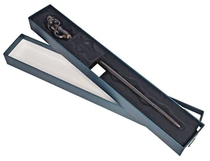 NEU WIZARDING WORLD OF HARRY POTTER UNIVERSAL STUDIOS TODESFRESSER SCHÄDELSTAB - Bild 1 von 14