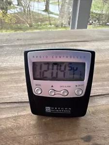 Oregon Scientific Reloj Despertador Compacto Viaje Atómico RM832A - Imagen 1 de 11