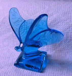 Baccarat Bright Blue Crystal Butterfly Pedestal Figurine - Picture 1 of 9