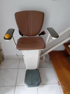 treppenlift gebraucht für 1/4 gewendelte Treppe 15 Stufen, - Bild 1 von 4