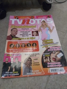 Dulce Christian Nodal Camila Laura Flores Iran Castillo Cristian Alex Fernandez - Imagen 1 de 1