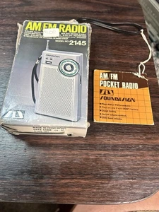 Vintage Sounddesign Am/Fm Radio - Picture 1 of 6