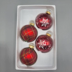 Juego de 4 adornos navideños de vidrio artesanal a cuadros de copo de nieve tesoros únicos - Imagen 1 de 4