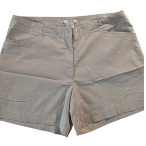 Nike Women's Golf Shorts Dri-Fit Khaki Tan Stretch Size 14 Pockets Athletic - Picture 1 of 4