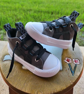 Cojín cómodo Converse High "Gris/Negro" TOTALMENTE NUEVO niño pequeño 8C Foto 1 de 4