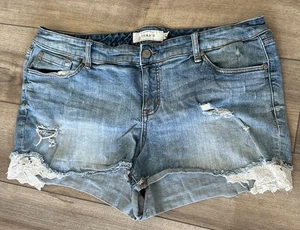 Torrid Medium Wash Distressed Spitze und Perlen Akzent abgeschnittene Jeansshorts Übergröße 20 - Bild 1 von 7