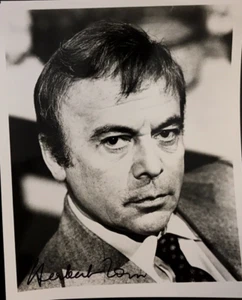 FOTO FIRMADA POR HERBERT LOM - PELÍCULA PANTERA ROSA - COMISIONADO DREYFUS - MARCA DEL DIABLO - Imagen 1 de 3