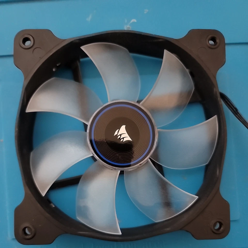 Estuche Corsair CO-9050031-WW Air Series SP120 120mm Azul LED Alta Presión Estática  Foto 1 de 1