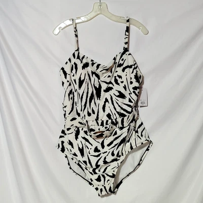 NUEVO - Talla XXL (20) - APT 9 Traje de baño de una pieza - Cebra blanca y negra, con cinturón Foto 1 de 4