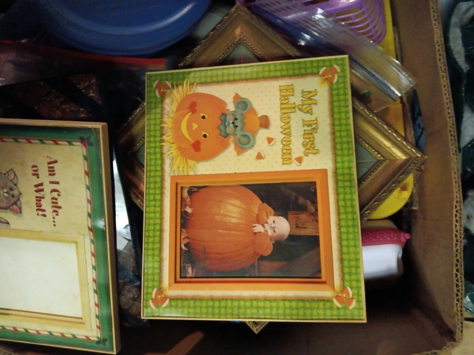 Minha primeira moldura de Halloween 4"×6" para colocar a primeira foto de Halloween do seu filho - Imagem 1 de 1