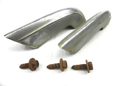 PROTECTORES DE PARACHOQUES CENTRALES CROMADOS CHEVROLET IMPALA 1968 USADOS DE COLECCIÓN CON DESGASTE Y ÓXIDO Foto 1 de 4