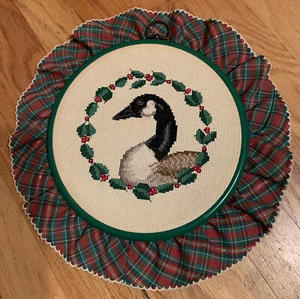 Canada goose country Christmas wall hanging embroidery round hoop décor Vintage - Picture 1 of 11