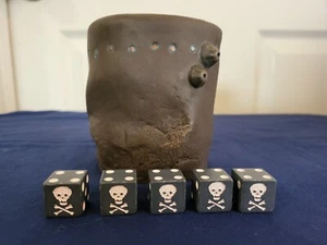 Pirates of the Caribbean Dead Man's Chest Game Pieces Replacement Cup & 5 Dice - Picture 1 of 3