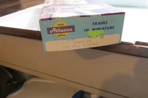 Bachmann HO Scale Athearn 1881 Santa FE STD Full Baggage Kit - Picture 1 of 2
