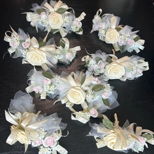 Vintage Faux Floral Creme Rosa Corsagen Set - 2 Boutonnière, 5 Braut - Hochzeit - Bild 1 von 11