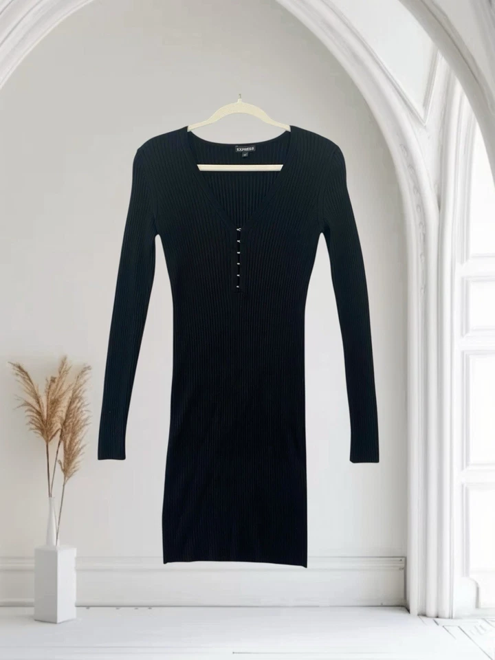 Vestido suéter Express para mujer manga larga talla pequeña negro acanalado tejido elástico Foto 1 de 4