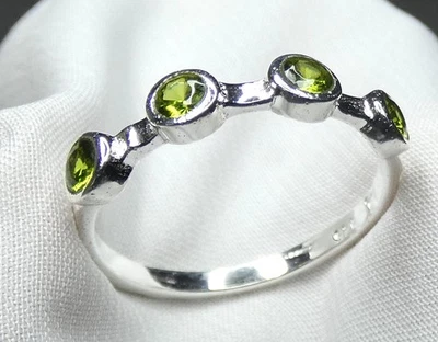 Edler 925 Silber Ring Peridot - 4 facettierte Edelsteine modisch Gr. 54 bis 60 - Bild 1 von 4