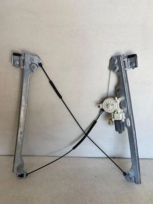 2009 Suburban 1500 Power Window Regulator and Motor Passenger Rear - Изображение 1 из 4