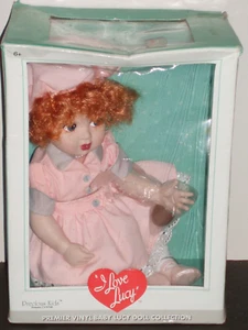 "Muñeca de vinilo bebé lucy i LOVE LUCY PRECIOSOS NIÑOS 45103 EPISODIO 39 ""CAMBIO DE TRABAJO" - Imagen 1 de 3