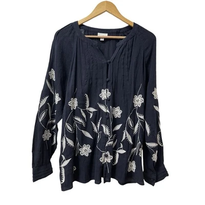 Женская легкая блузка на пуговицах с вышивкой в цветочек J Jill размер M темно-синяя богемное - Изображение 1 из 4