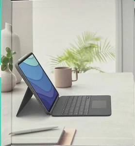 Logitech Combo Touch Keyboard Case for 12.9" Apple iPad Pro 5th Gen. - Oxford... - Bild 1 von 7
