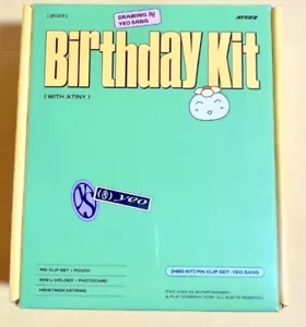 Cartolina fotografica ATEEZ Yeosang compleanno MD labbra rosa mai aperta rara da collezione - Foto 1 di 2