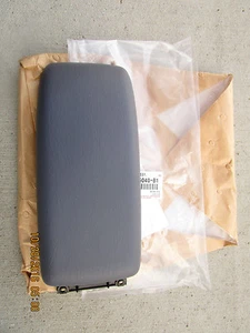 95 - 00 TOYOTA TACOMA CENTER CONSOLE ARM RESTERS LID MEDIUM MOON MIST BRAND NEW - Picture 1 of 5
