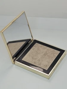 Burberry GOLD GLOW Fragranced Luminizing Pressed Powder No. 01 GOLD (FLAWED) - Picture 1 of 6