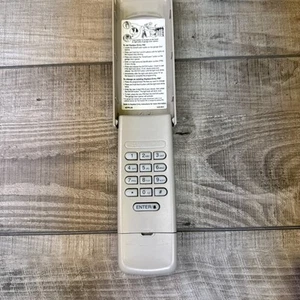 Chamberlain Garage Door Opener Wireless Keypad 940EV/EVC - Picture 1 of 6