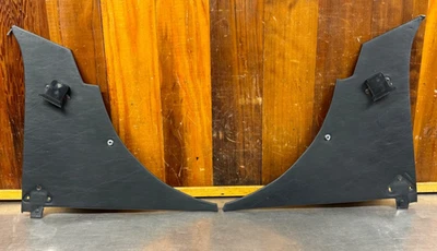 MG MGB • Juego de molduras interiores cuartos traseros originales con soportes de hebilla. MG6632 Foto 1 de 4